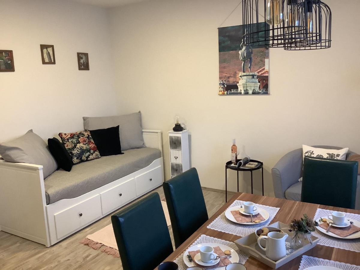 Ezuest Boroka Apartman Eger Eksteriør bilde