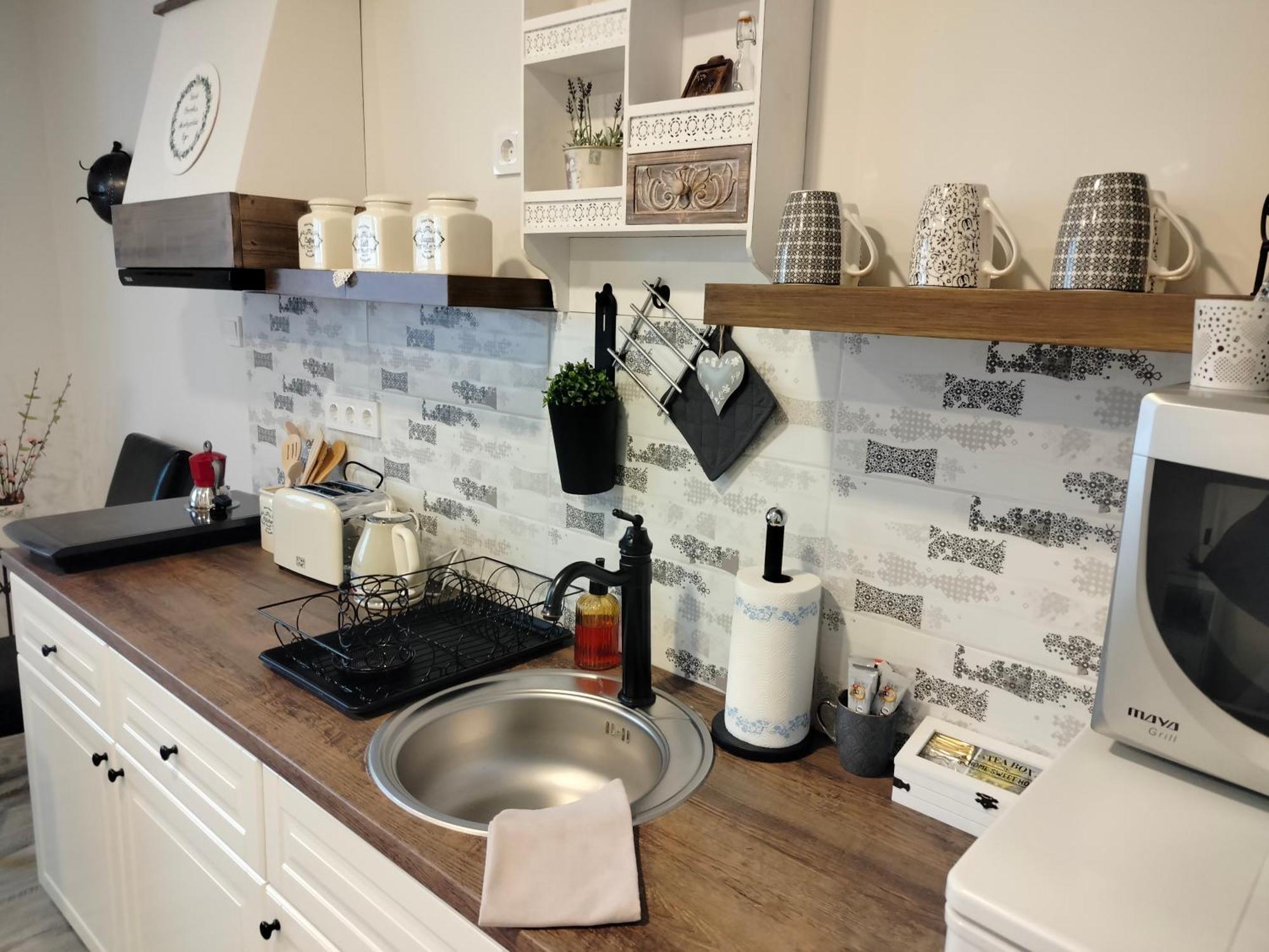 Ezuest Boroka Apartman Eger Rom bilde